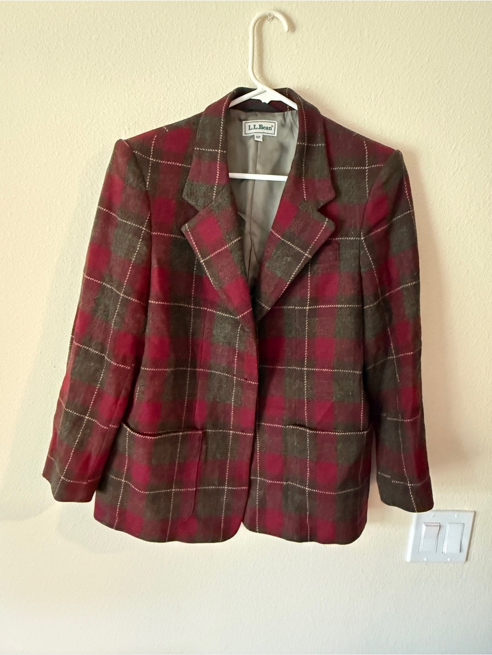 L.L. Bean Women's Red and Green Plaid Wool-Blend Blazer